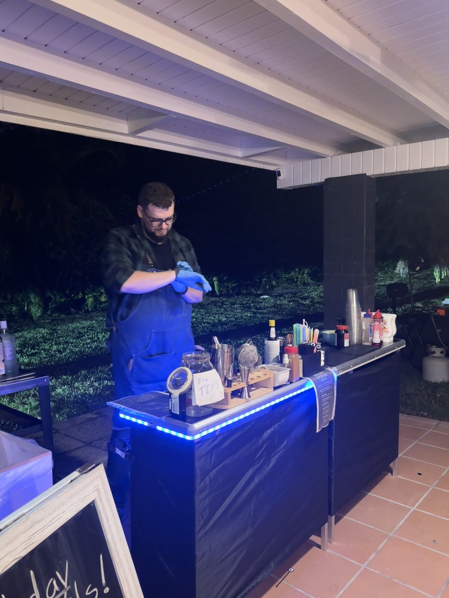 Private bartender at a Hollywood FL beachside event
